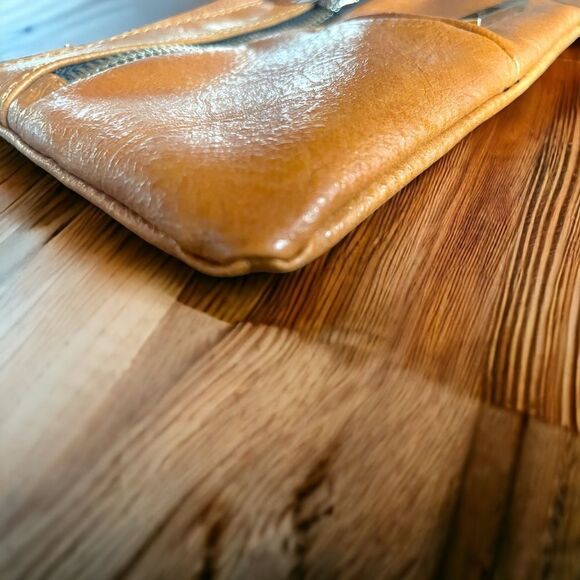 Kenneth Cole Reaction Bags l Camel Brown Leather l Wristlet Wallet l Double Zip - Picture 7 of 9